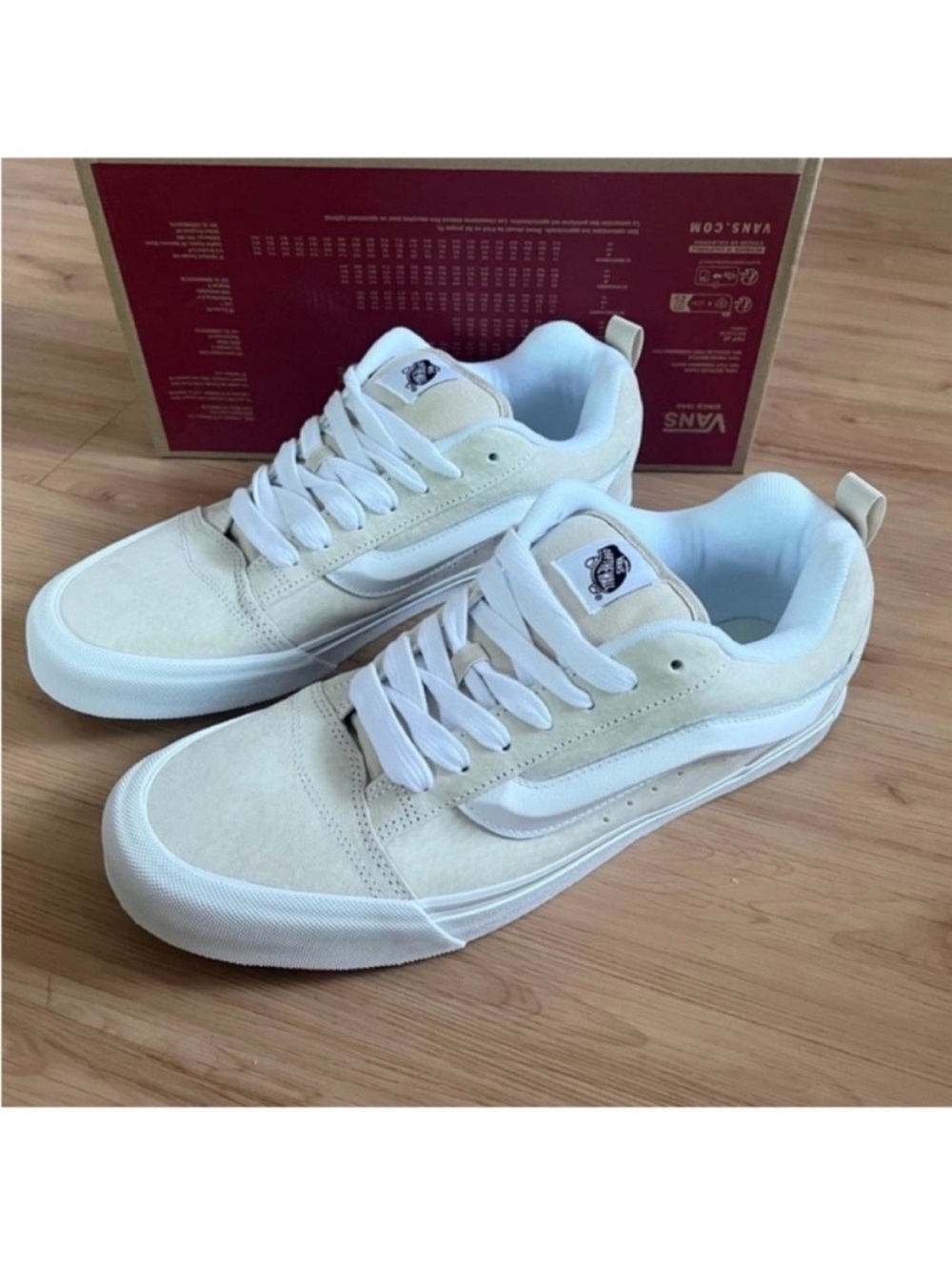 Vans Knu Skool Pig Suede
Shoes Women 9.5 US Mens 8.0 Us